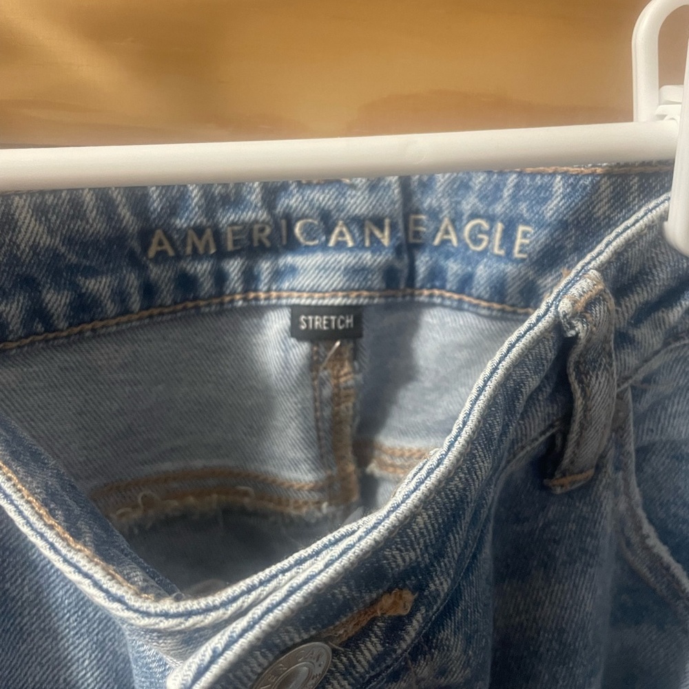 AE Ripped Mom Jeans - Picture 5 of 5